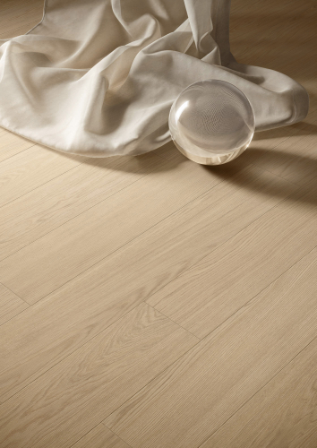 CAESAR Pure Sheer Still Life Ravvicinato