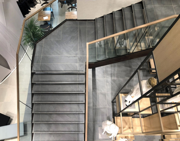 Tailor made porcelain stoneware stairs2